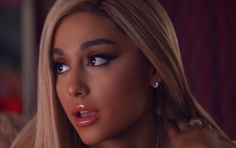 Ariana Grande klipem "Thank U, Next" podbiła sieć. W ciągu niecałego tygodnia wideo zobaczono ponad 124 miliony razy. Fani zachwycali się m.in. tym, kto pojawił się w klipie wokalistki. 