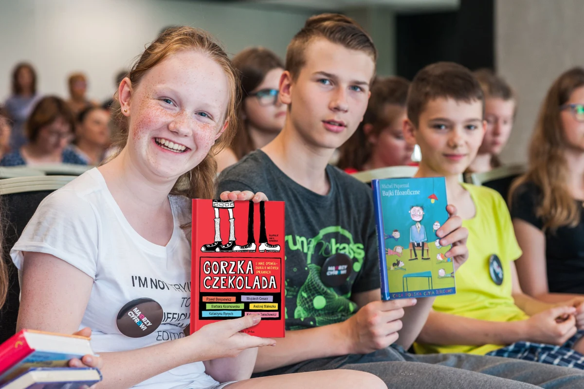 Mądrzy Cyfrowi to pierwszy w Polsce innowacyjny program edukacji moralnej i społecznej uczniów połączonej z podnoszeniem ich kompetencji cyfrowych. Program realizuje Fundacja „ABCXXI-Cała Polska czyta dzieciom” we współpracy z Google.org. Obecnie trwa rekrutacja szkół podstawowych i bibliotek do Programu. Zgłosiło się już ponad 300 placówek. W minionym tygodniu w Katowicach i Krakowie odbyły się konferencje informacyjno-szkoleniowe dla nauczycieli, bibliotekarzy i edukatorów, którzy w okresie ferii zimowych będą prowadzić Program Mądrzy Cyfrowi w swoich placówkach. 