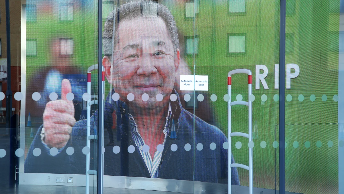 Brytyjska agencja badająca wypadki lotnicze ogłosiła, że przyczyną katastrofy śmigłowca z właścicielem Leicester City na pokładzie była awaria tylnego śmigła maszyny. W wypadku zginęło 5 osób.