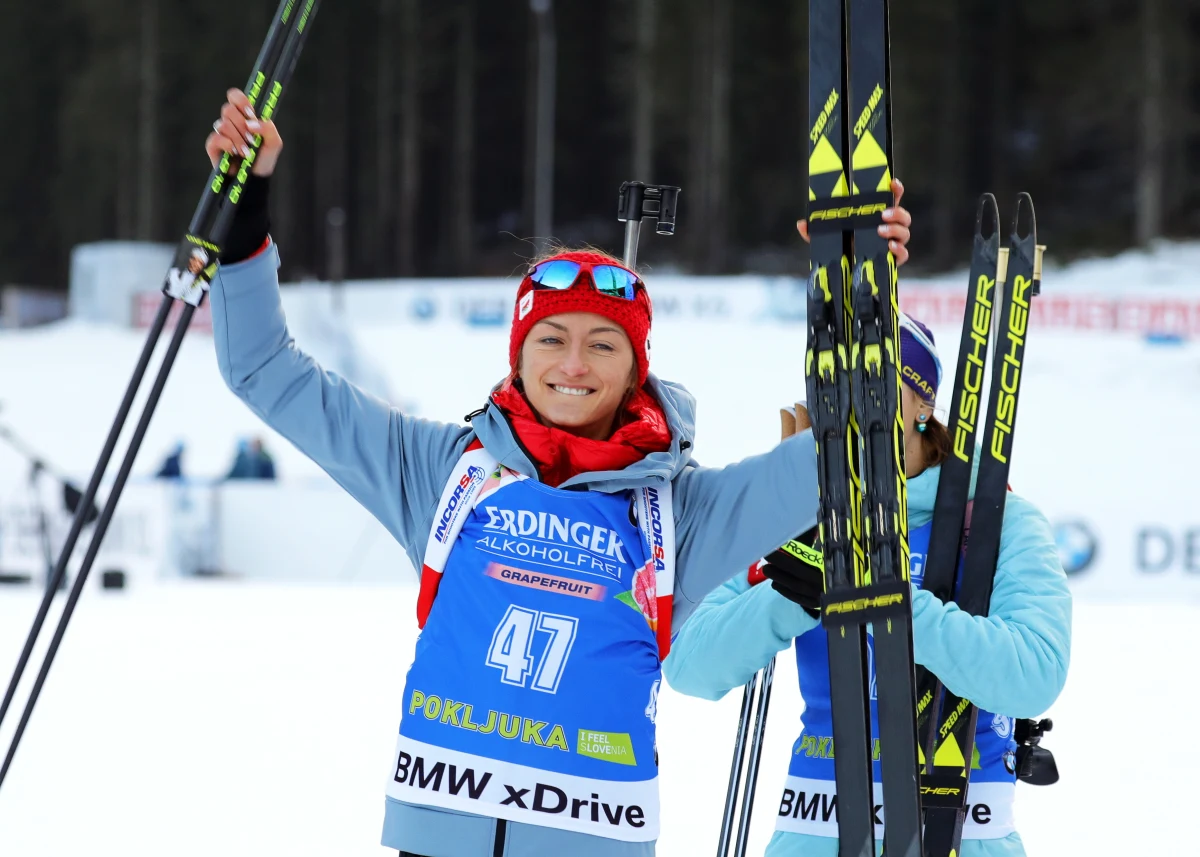 Rewelacyjny początek sezonu Moniki Hojnisz. Polska biathlonistka zajęła drugie miejsce w słoweńskiej Pokljuce w biegu na 15 kilometrów w pierwszych indywidualnych zawodach Pucharu Świata w tym sezonie. 27-letnia Polka po raz drugi w karierze stanęła na podium tego cyklu. O formie Polki na początku sezonu rozmawiamy z wicemistrzem olimpijskim z Turynu i wielokrotnym medalistą mistrzostw świata i Europy – Tomaszem Sikorą.