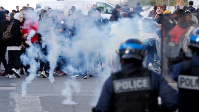 Burza we Francji: Służby w ogniu krytyki za działania wobec protestujących uczniów. Rząd ich broni