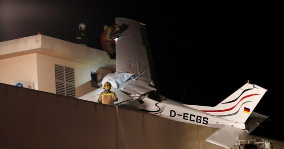 Dwie osoby zginęły w katastrofie niewielkiego samolotu pod Barceloną w Hiszpanii. 