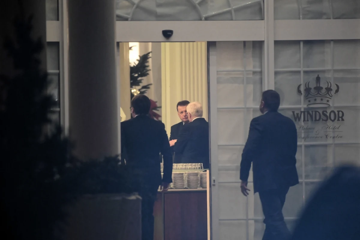 "Nie ma mowy, byśmy dyskutowali tutaj o rekonstrukcji rządu, bo nie ma tematu" - usłyszał nasz reporter od Jacka Sasina. Szef komitetu stałego rady ministrów bierze udział w wyjazdowym posiedzeniu klubu parlamentarnego PiS w Jachrance. 