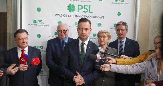 "Podjęliśmy uchwałę upoważniającą do rozmów z różnymi środowiskami politycznymi, dla których silna obecność Polski w Europie jest wartością nadrzędną. Jednocześnie postanowiliśmy rozpocząć przygotowania do samodzielnego startu, gdyby rozmowy nie przyniosły skutku" - poinformował w sobotę szef PSL Władysław Kosiniak-Kamysz.
