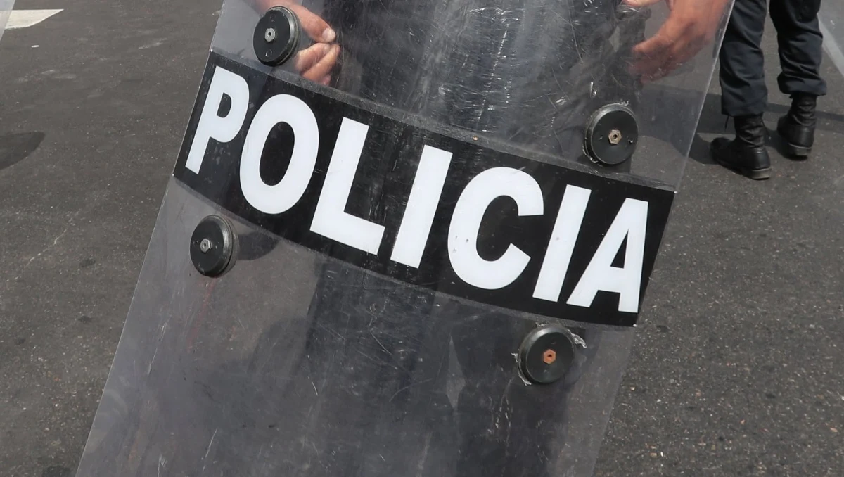 17 osób zginęło, a co najmniej 10 odniosło poważne rany podczas zderzenia 2 mikrobusów, do jakiego doszło w sobotę w zachodniej części Boliwii - podała policja tego kraju. Do wypadku doszło na drodze łączącej La Paz z miastem Achicachi nad jeziorem Titicaca.