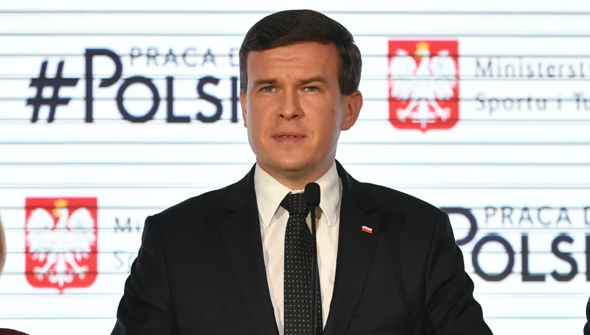 "W ciągu trzech lat zwiększyliśmy nakłady na sport powszechny o 93 proc., a na budowę i modernizację obiektów przeznaczyliśmy ponad 1,7 mld złotych" - powiedział minister sportu i turystyki Witold Bańka, podsumowując działalność resortu w okresie od 2016 do 2018 roku.