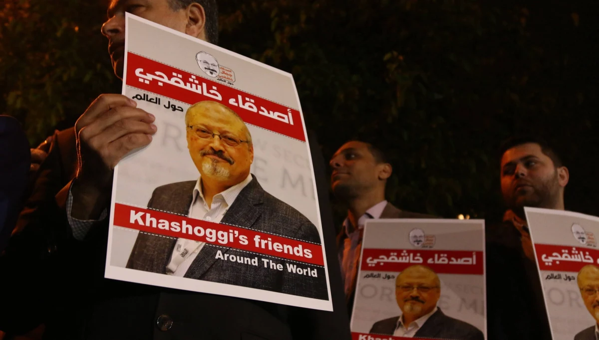 ​Telewizja CNN dotarła do transkrypcji z nagrania z morderstwa dziennikarza Dżamala Chaszukdżiego w konsulacie Arabii Saudyjskiej w Stambule. Według źródeł telewizji, ostatnie słowa zabitego Saudyjczyka brzmiały: "Nie mogę oddychać".