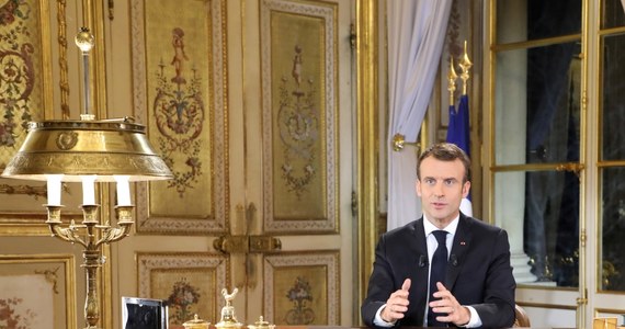 Czy Emmanuel Macron nas oszukał? To pytanie stawia wielu przedstawicieli ruchu „żółtych kamizelek” po tym jak Pałac Elizejski wyjaśnił, że wbrew zapowiedzi prezydenta, nie będzie zagwarantowanej prawnie podwyżki najniższych pensji we Francji. 