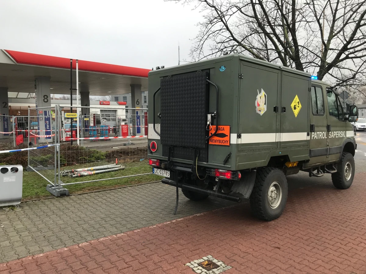 Saperzy zakończyli akcję wydobycia niewybuchu w pobliżu stacji benzynowej we Wrocławiu. Ewakuowano około 300 osób z pobliskich budynków.