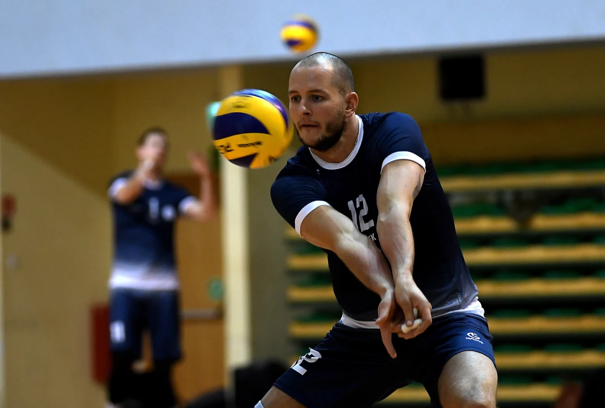 Debiut Bartosza Kurka w barwach ONICO Warszawa i mecz na szczycie w Radomiu. To najważniejsze wydarzenia w lidze siatkarzy. Stołeczny klub zagra u siebie z AZS-em Olsztyn. ZAKSA, czyli lider tabeli powalczy w hali wicelidera - Cerrad Czarnych Radom. Mecz z udziałem tych drużyn już o 17:30. Pojedynek w Warszawie trzy godziny później.