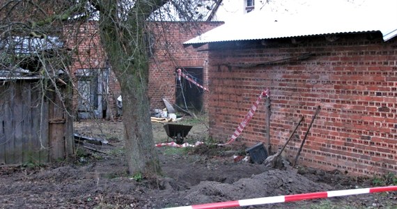 Prokuratura i policja bada sprawę śmierci czterech noworodków z Ciecierzyna na Opolszczyźnie. Makabrycznego odkrycia dokonano przy jednym z tamtejszych domów. Jak nieoficjalnie ustalili nasi reporterzy, do zbrodni miała się przyznać matka dzieci. 