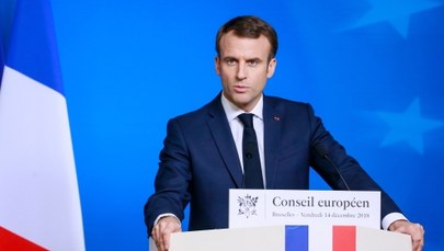 Macron o "żółtych kamizelkach": Dialogu nie nawiązuje się poprzez okupowanie i przemoc