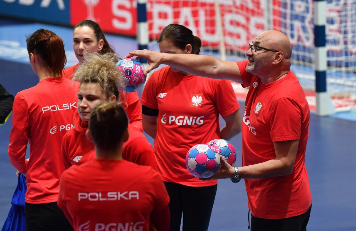 Polskie piłkarki ręczne zagrają z Serbkami o awans do przyszłorocznych mistrzostw świata w Japonii. Losowanie par play off odbyło się w Paryżu, gdzie dobiegają końca mistrzostwa Europy.