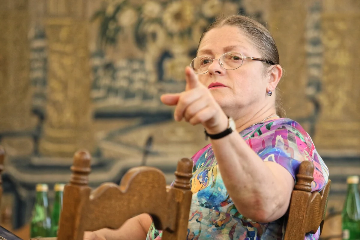 Mój czas w polityce dobiegł końca - napisała posłanka PiS Krystyna Pawłowicz na Twitterze. Czas pomyśleć o życiu poza polityką - zobaczyć miejsca rodzinne, podkurować zdrowie i posprzątać po sobie; mam już 70 lat i trzeba wszystkie swoje sprawy pozałatwiać i uporządkować - czytamy we wpisie posłanki. 