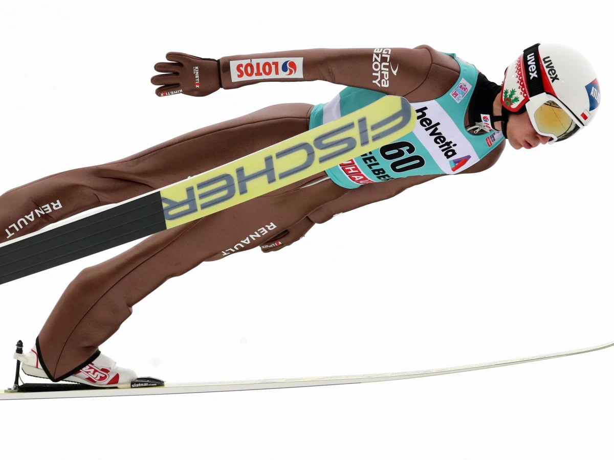 Bardzo dobrze w konkursie Pucharu Świata w szwajcarskim Engelbergu spisali się polscy skoczkowie. Piotr Żyła był drugi, a Kamil Stoch trzeci. Zwyciężył lider Pucharu Świata Ryoyu Kobayashi.