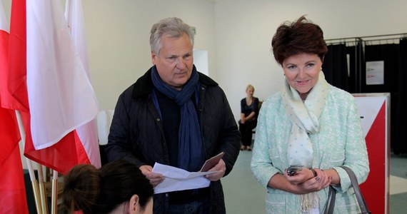Do 3 czerwca przedłużono śledztwo w sprawie majątku Aleksandra i Jolanty Kwaśniewskich – podała Prokuratura Regionalna w Katowicach. Postępowanie jest prowadzone "w sprawie". 