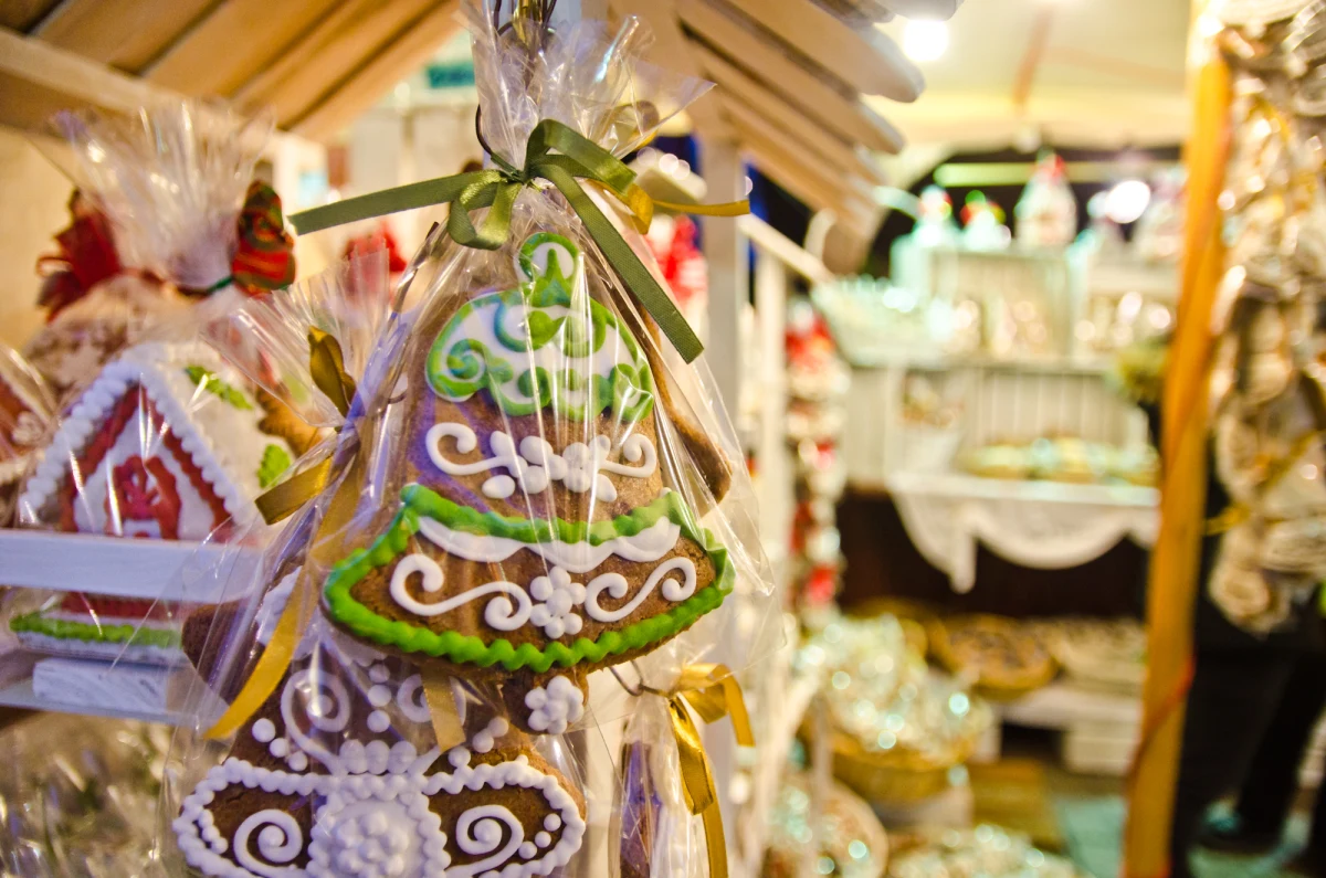 Kilkadziesiąt złotych więcej niż przed rokiem, zapłaci polska rodzina za świąteczne jedzenie. Według Polskiej Federacji Producentów Żywności, ceny od grudnia ubiegłego roku, wzrosły średnio o 4-5 procent. Stabilne są wciąż ceny oleju rzepakowego i mąki. 