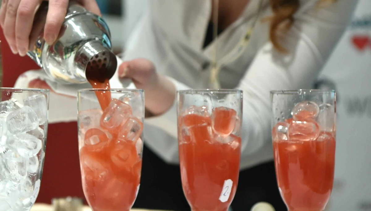 ​Polska barmanka pobita we Włoszech. Kobieta poprosiła trzy osoby, by paliły papierosy w miejscu do tego przeznaczonym. Ci w odpowiedzi ją zaatakowali. Prokuratura zakończyła śledztwo i uznała to za napaść o podłożu ksenofobicznym.