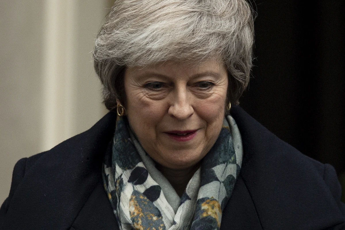 Ponowne rozpoczęcie debaty nad projektem umowy regulującej wyjście Wielkiej Brytanii z Unii Europejskiej rząd w Londynie planuje w drugim tygodniu stycznia, a głosowanie nad dokumentem przeprowadzone zostanie tydzień później. Taką informację przekazała premier Theresa May podczas wystąpienia w Izbie Gmin. Zapewniła także brytyjskich posłów, że podczas ubiegłotygodniowej Rady Europejskiej w Brukseli "wiernie i stanowczo" przedstawiła unijnym liderom wątpliwości Izby dot. mechanizmu awaryjnego dla Irlandii Północnej, tzw. backstopu, które zagrażają przyszłości umowy brexitowej.