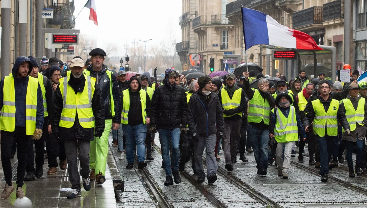 Związki zawodowe policjantów we Francji wystąpiły w poniedziałek o rekompensaty za miesiąc mobilizacji w związku z protestami "żółtych kamizelek".