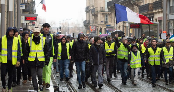 Związki zawodowe policjantów we Francji wystąpiły w poniedziałek o rekompensaty za miesiąc mobilizacji w związku z protestami "żółtych kamizelek".