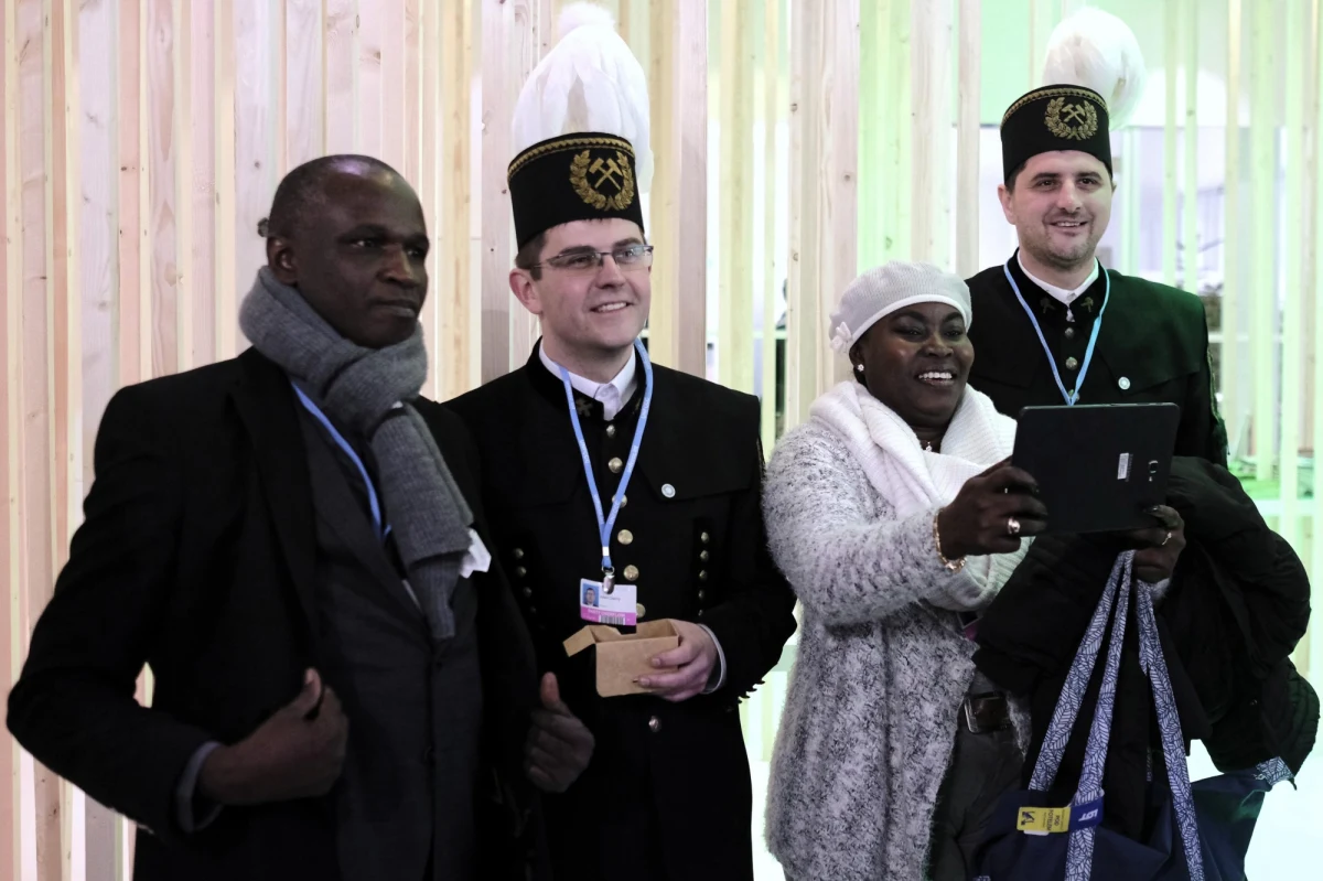 6 mln drzew trzeba posadzić w rejonie Katowic i w samym mieście, żeby zrekompensować emisję gazów cieplarnianych, spowodowanych przez organizację szczytu klimatycznego ONZ. Jak oszacowano 55 tys. ton CO2. 