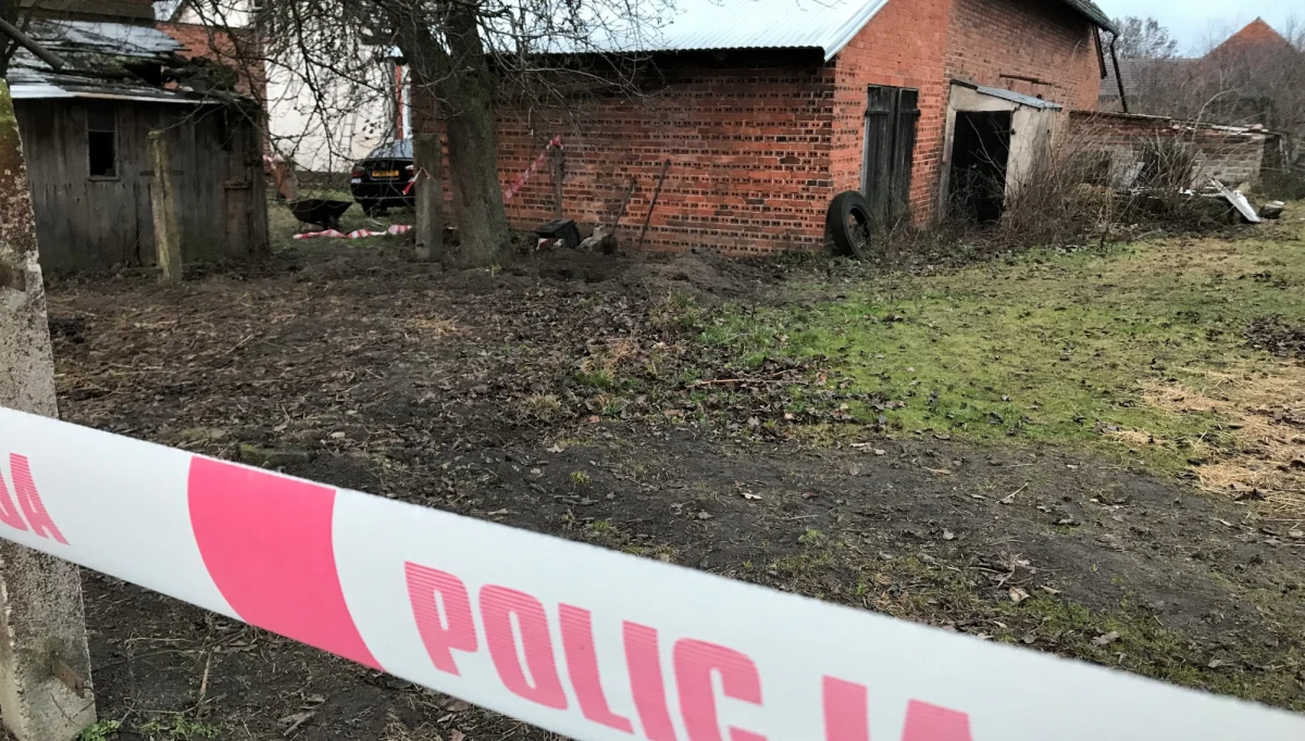 Policja zatrzymała rodziców Dawida W., podejrzanego o pomocnictwo w zabójstwie swoich czworga dzieci w Ciecierzynie - poinformował rzecznik opolskiej prokuratury Stanisław Bar. 