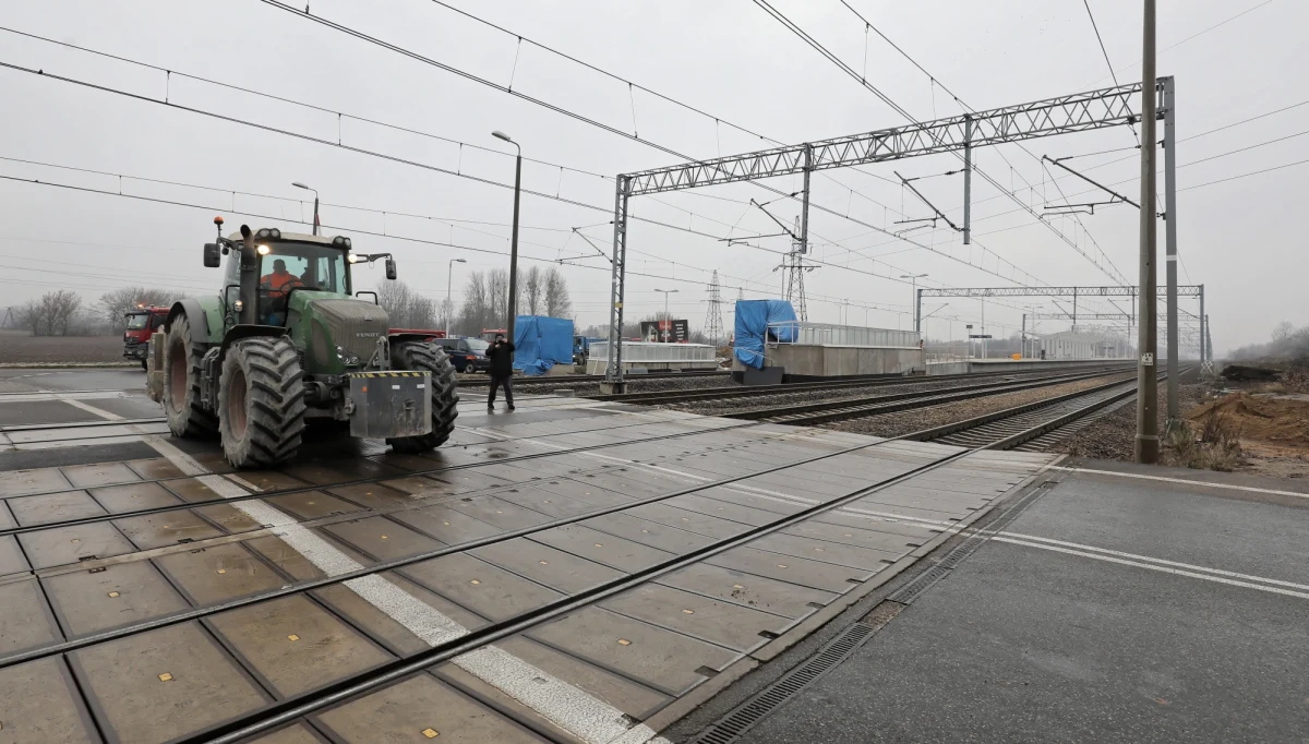 PKP PLK wypłaciła już podwykonawcom Astaldi 87 mln zł - we wtorek zrealizowano wypłaty ponad 3 mln zł, a jeszcze przed świętami planowana jest wypłata kolejnych kwot - podała spółka PKP Polskie Linie Kolejowe. Poinformowała, że podwykonawcy Astaldi odstąpili od planowanego protestu.