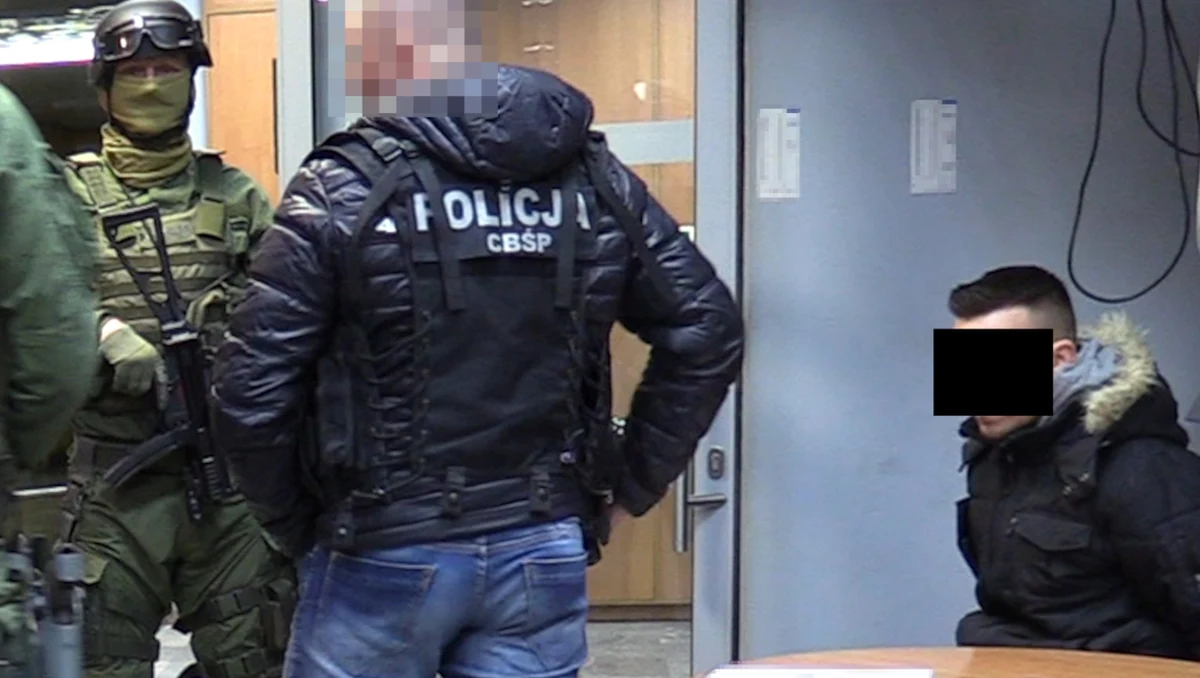 Policja rozbiła zorganizowaną grupę przestępczą, która czerpała korzyści z nierządu. Na razie zarzuty usłyszały cztery osoby, w tym małżeństwo. Funkcjonariusze zlikwidowali cztery agencje towarzyskie w Krakowie i Zakopanem. Przez siedem lat działalności mogli zarobić około 10 milionów złotych.