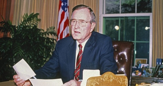 Były prezydent USA George Bush senior w tajemnicy przez 10 lat wspierał edukację chłopca z Filipin. Teraz ujawniono listy, które Bush wysyłał do Timothy’ego pod pseudonimem. 