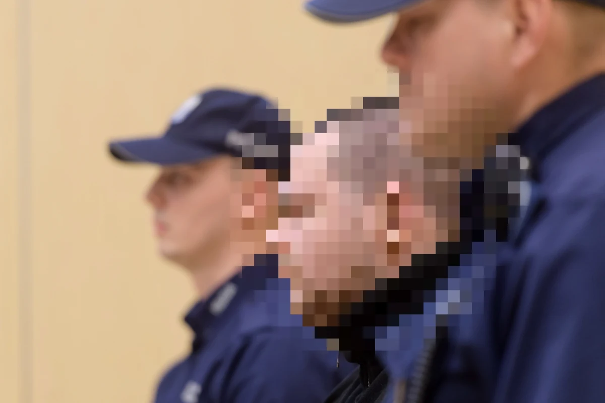 Na 12 lat i 2 miesiące Sąd Okręgowy w Poznaniu skazał 25-letniego Szymona B., oskarżonego o przyczynienie się do śmierci 2-letniej Liliany z Piły. W marcu 2017 roku mężczyzna pchnął dziecko o metalową framugę. Po kilku dniach dziewczynka zmarła. Jej matka Angelika B. usłyszała wyrok 2 lat pozbawienia wolności. Kobieta miała zataić to, co się stało. Kiedy jej córka trafiła do szpitala, a lekarze poinformowali, że zawiadamiają prokuraturę - nadal milczała. Dopiero w toku śledztwa wyszło na jaw, co kilka dni wcześniej zrobił jej partner. 