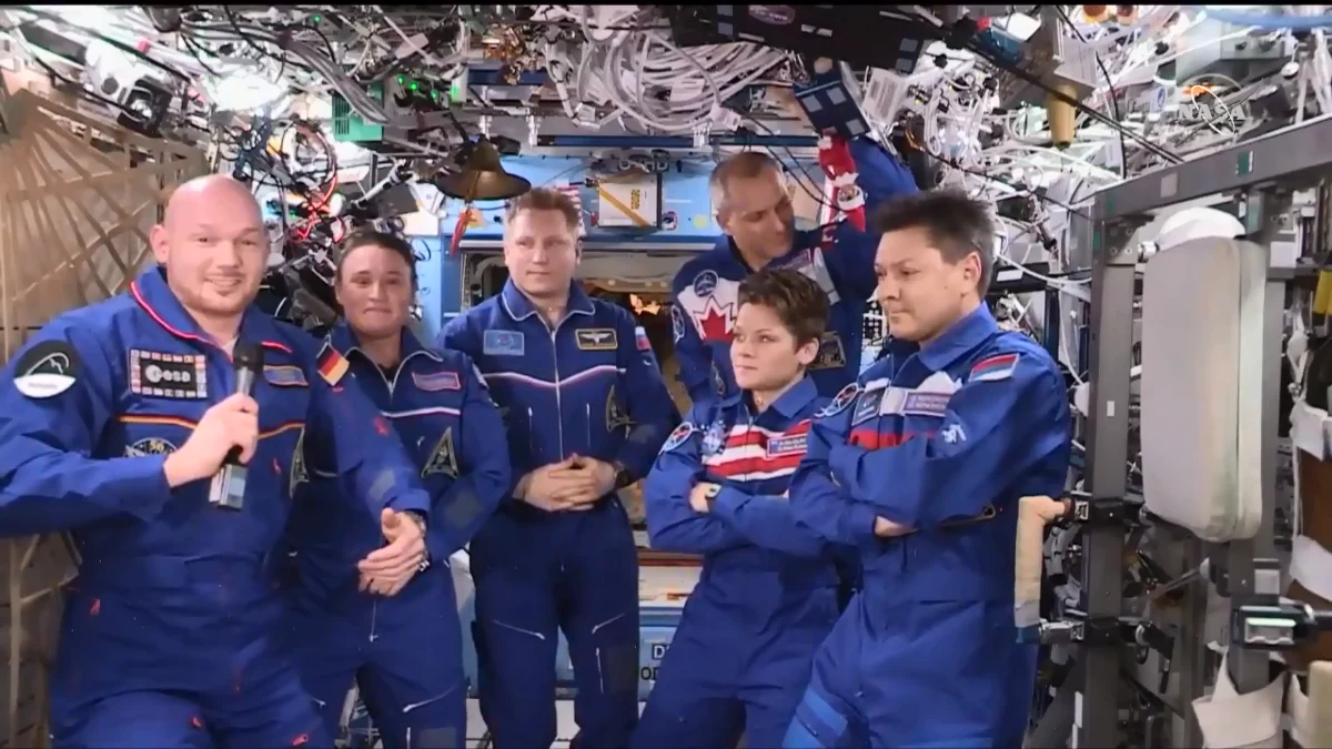 Trójka astronautów: Alexander Gerst, Serena Auñón-Chancellor i Siergiej Prokopjew wylądowali w Kazachstanie po spędzeniu sześciu miesięcy na Międzynarodowej Stacji Kosmicznej.