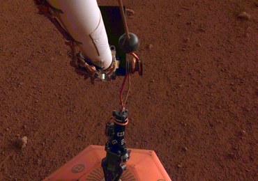 Sonda InSight postawiła już na Marsie sejsmometr