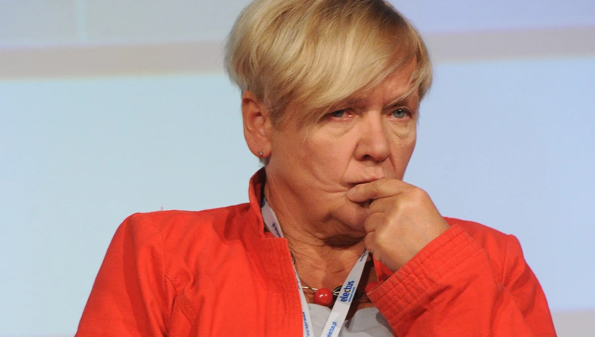 "Nie pisałam projektów ustaw, nie lobbowałam na rzecz firm" - tłumaczy się Renata Hayder, kreowana przez sejmową komisję śledczą ds. VAT na czarny charakter całej sprawy. Renata Hayder była u Jacka Rostowskiego społecznym doradcą ministra finansów. Niektórzy świadkowie komisji twierdzili, że była "superpracownikiem" resortu i że łączyła pracę w resorcie z doradztwem podatkowym.