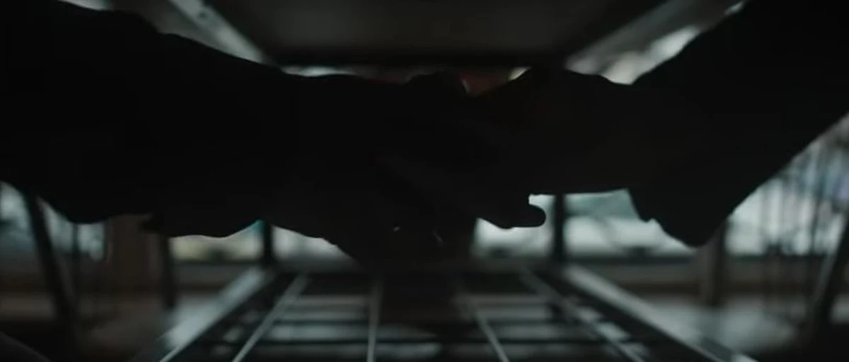 "Ślepnąc od świateł" - czyli telewizyjna adaptacja powieści Jakuba Żulczyka była w tym roku najchętniej oglądanym serialem HBO GO w Polsce. Pod względem popularności wyprzedziła wysokobudżetowe produkcje zagraniczne takie jak "Westworld" i "Gra o tron".
