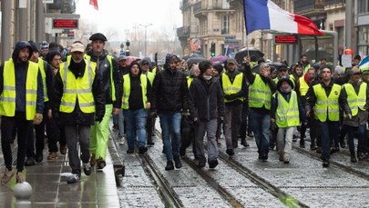 Ambasada RP we Francji ostrzega przed protestami "żółtych kamizelek"