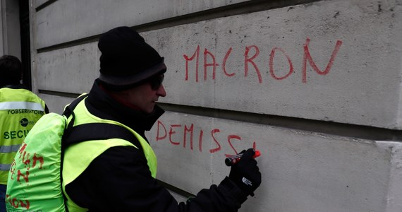 "Żółte kamizelki" znów demonstrują w Paryżu. Manifestacja ruchu rozpoczęła się przed południem na słynnym wzgórzu Montmartre, ale - jak donosi korespondent RMF FM Marek Gładysz - zebrało się tam wówczas tylko kilkuset demonstrantów. To sprawiło, że francuskie media mówią już o słabnięciu trwającej od tygodni fali protestów.