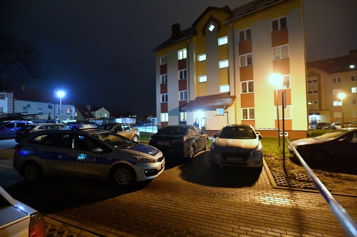 Trwa zbieranie materiałów dowodowych ws. makabrycznej historii z zachodniopomorskich Pyrzyc, gdzie w sobotę w jednym z bloków znaleziono ciała kobiety, dwóch chłopców i mężczyzny. Taką wiadomość przekazała rzeczniczka Prokuratury Okręgowej w Szczecinie Joanna Biranowska-Sochalska, zastrzegając równocześnie, że prokuratura nie będzie na razie informować o szczegółach śledztwa.