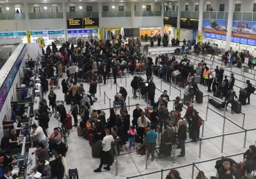 Zwolniono osoby zatrzymane ws. dronów nad lotniskiem Gatwick