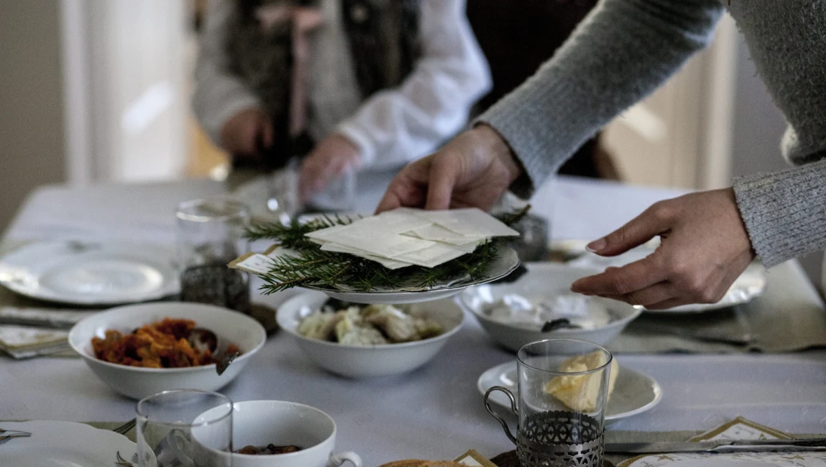 W przygotowaniach do jedynej takiej wieczerzy w roku towarzyszymy rodzinie Państwa Wytykowskich na poznańskich Jeżycach. Pani Sylwia i pan Szymon mają siedmioro dzieci. 