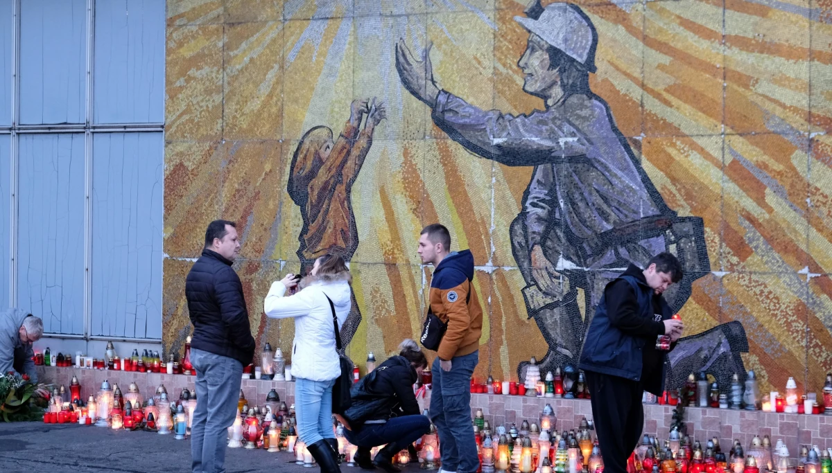 ​Stan dwóch górników, którzy odnieśli rany w wybuchu metanu w kopalni CSM w czeskiej Stonawie koło Karwiny, nie zmienia się. Choć ratownicy wydobyli ciała trzech zabitych polskich górników, obecnie nie mogą kontynuować akcji ze względów bezpieczeństwa.