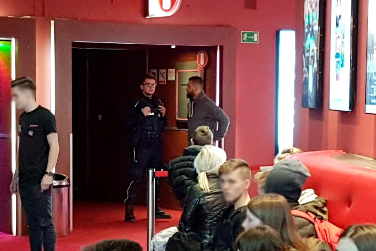 Atak nożownika w centrum handlowym w Szczecinie. Zmarł jeden z mężczyzn zaatakowany w niedzielę. Drugi poszkodowany przebywa w szpitalu.