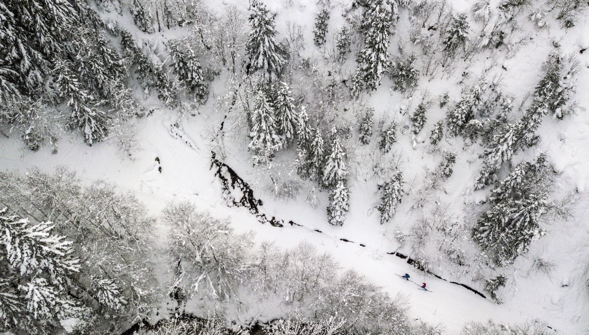 ​Trzyletni chłopiec przeszedł trzy kilometry na kilkudziesięciostopniowym mrozie na terytorium Kraju Chabarowskiego - informują rosyjskie agencje. Dziecko uciekło z lasu, kiedy jego ojciec wpadł do lodowatej rzeki.
