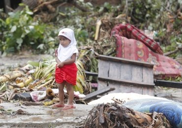 Tragiczny bilans tsunami w Indonezji. Ponad 400 ofiar