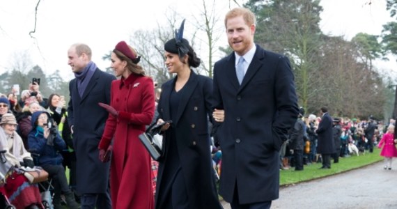 "Meghan i Kate zadały kłam plotkom o konflikcie", "Meghan Markle i Kate Middleton wyglądały jak najlepsze przyjaciółki"… Zdjęcia uśmiechniętych księżnych Meghan i Kate - idących ramię w ramię, oczywiście w towarzystwie mężów: Harry’ego i Williama, w kierunku kościoła w Sandringham na coroczną bożonarodzeniową mszę - obiegły brytyjskie tabloidy, które zgodnie komentują: księżniczki dały odpór plotkom o konflikcie!