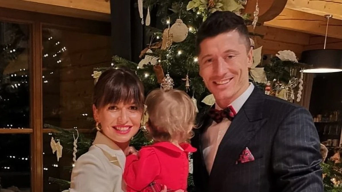 Święta Bożego Narodzenia. Robert Lewandowski z rodziną, Grzegorz Krychowiak w ciepłych krajach, a Rafał Gikiewicz... przed telewizorem, z nieśmiertelnym filmem "Kevin sam w domu". Polscy sportowcy pochwalili się w mediach społecznościowych, jak spędzają Boże Narodzenie. Dla Andrzeja Wrony święta były również okazją, by zachęcić ludzi do dobroczynności.