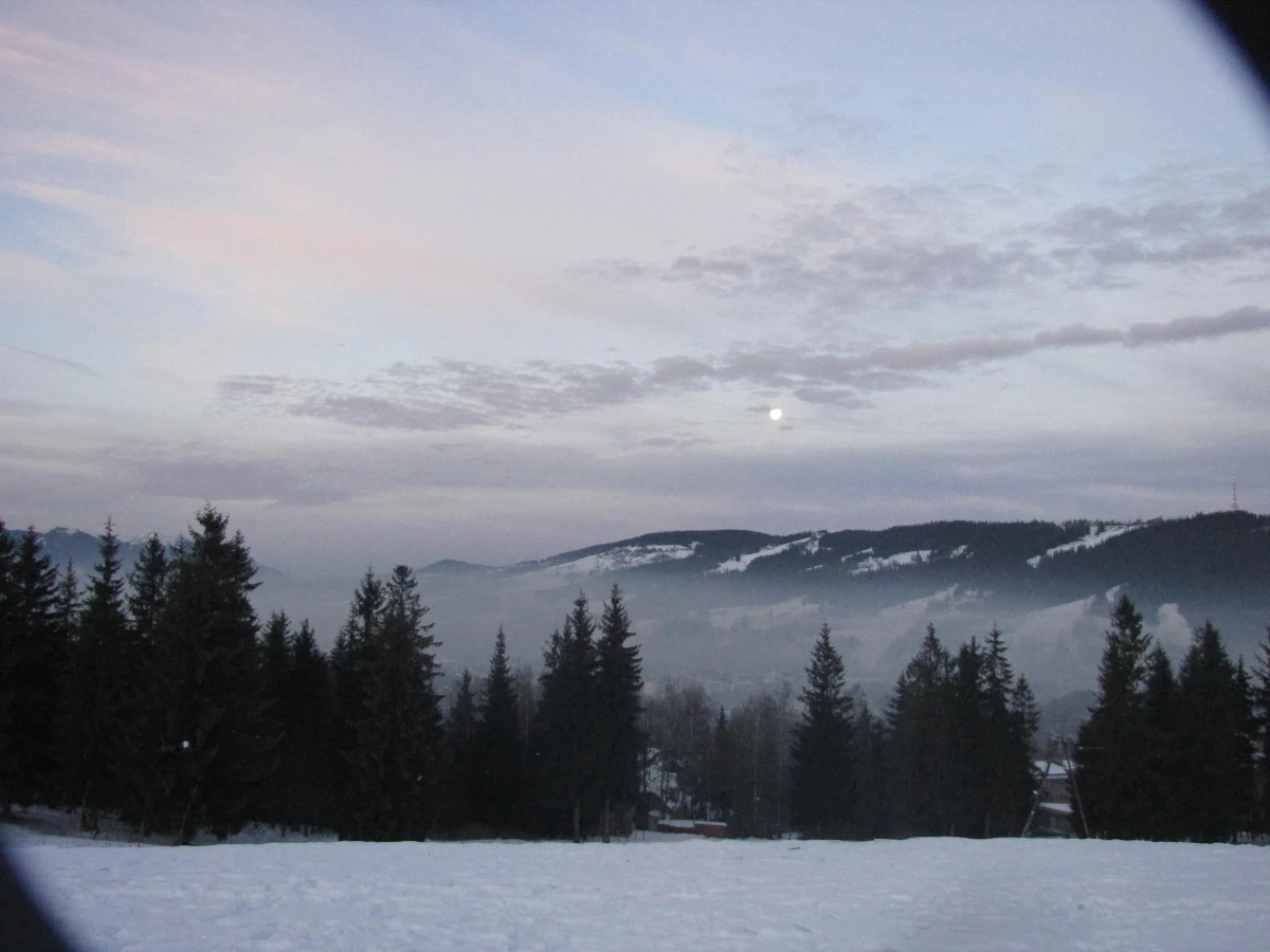 Poszukiwany od poniedziałku 23-letni turysta, który zabłądził w Tatrach odnalazł się po słowackiej stronie w Liptowskim Mikulaszu - poinformował  dyżurny ratownik TOPR.