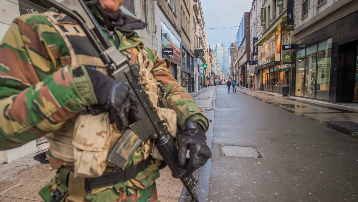 W Belgii afera w związku z niewłaściwym zaopatrzeniem wojska. Sprawa dotyczy ciepłego okrycia na głowę - tzw. kominiarek.