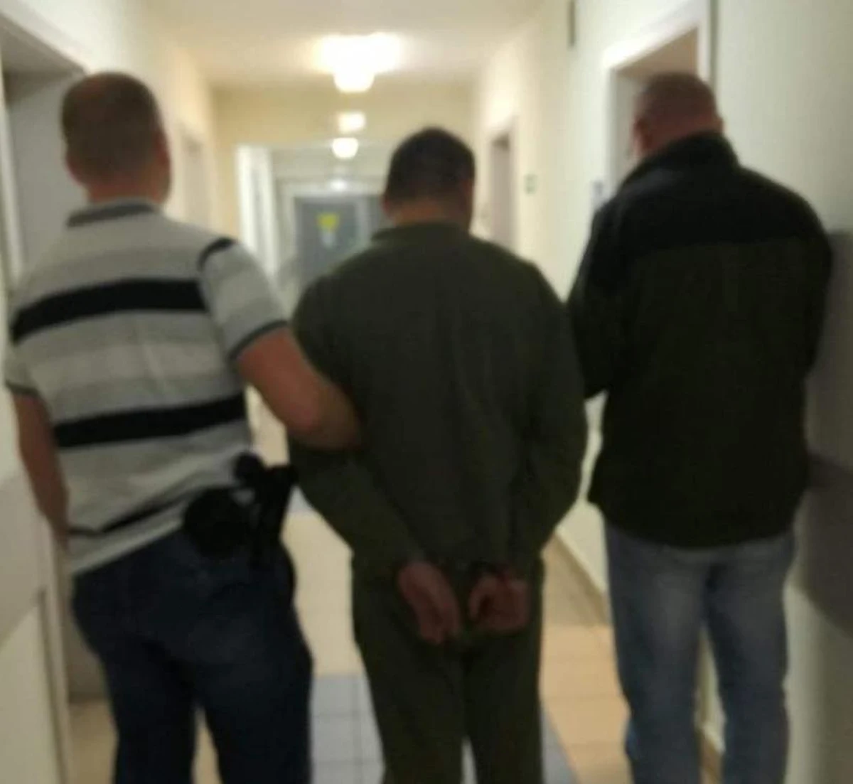 Policjanci zatrzymali pod Poznaniem 25-latka podejrzanego o zabójstwo kobiety w Chrzanowie w Małopolsce. Sąd zastosował wobec niego trzymiesięczny areszt tymczasowy.