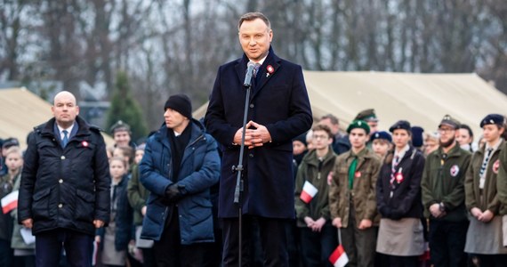 To dzięki bohaterstwu powstańców wielkopolskich II Rzeczpospolita odzyskała Wielkopolskę. Nie było żadnych wątpliwości, że tu mieszkają Polacy, którzy chcą żyć w Polsce, w odzyskiwanym państwie - mówił prezydent Andrzej Duda podczas czwartkowych uroczystości w Mosinie w Wielkopolsce.